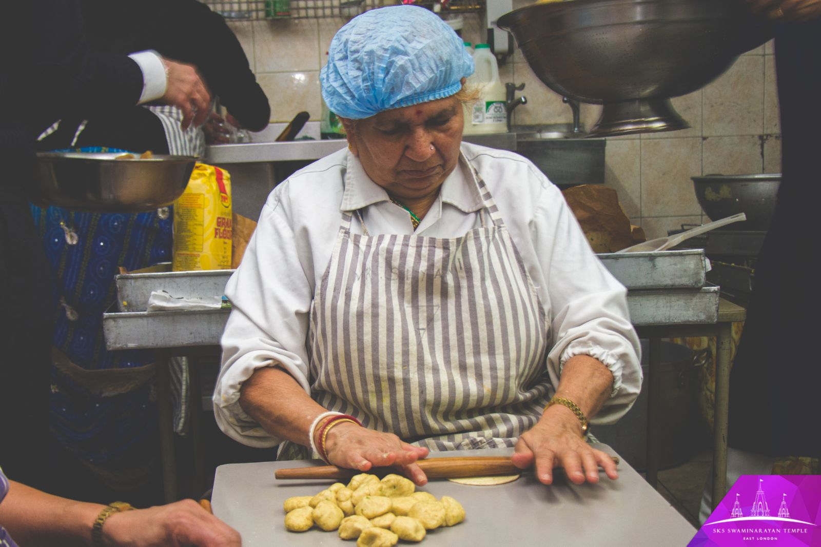 ©1987-2017 SKS Swaminarayan Temple East London